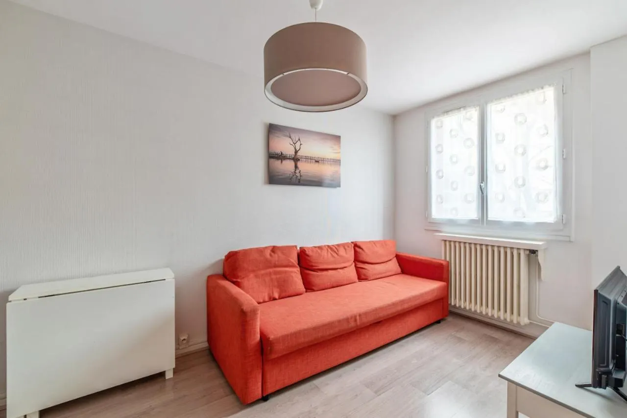 Studio Folleto - Welkeys Apartment Lyon 0*,  France